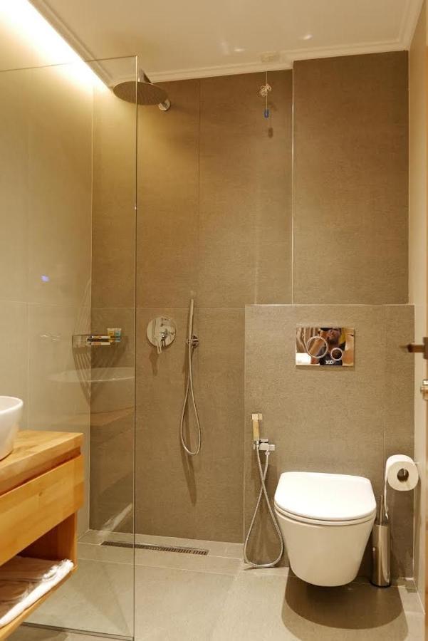 Noi Hotel *