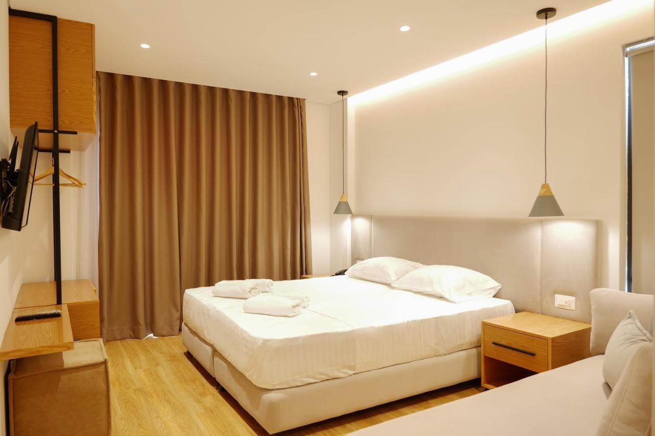 Noi Hotel *